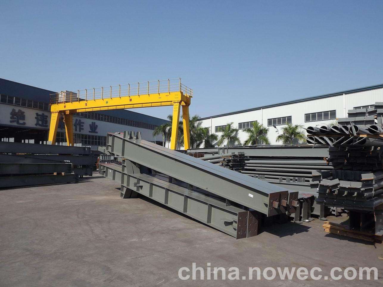 华蓥网架工程中的分条(分块)吊装法